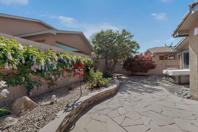 110 Zuni River Circle SW, Los Lunas, NM 87031