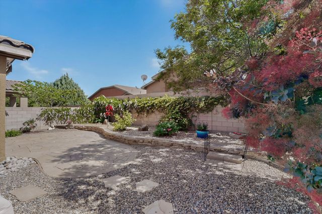 110 Zuni River Circle SW, Los Lunas, NM 87031