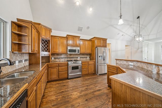 16855 E 125th Street North, Collinsville, OK 74021
