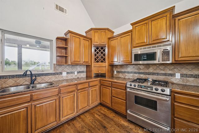 16855 E 125th Street North, Collinsville, OK 74021