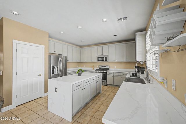 16815 N 40TH Drive, Phoenix, AZ 85053