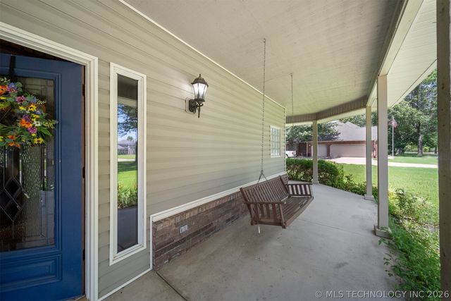 1805 NE Oakridge Drive, Claremore, OK 74017