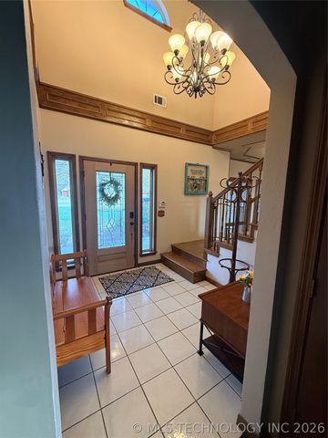 1805 NE Oakridge Drive, Claremore, OK 74017