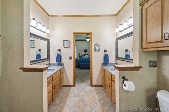 1805 NE Oakridge Drive, Claremore, OK 74017