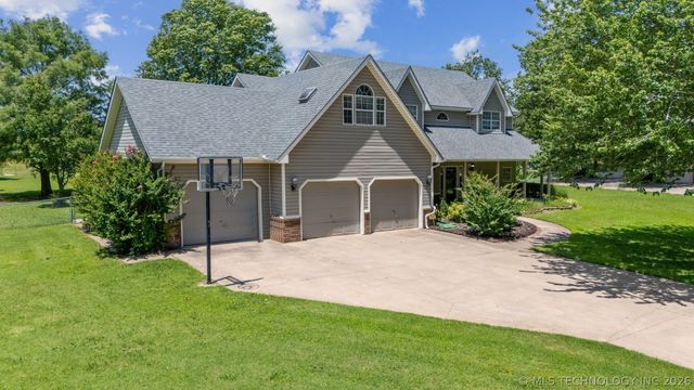 1805 NE Oakridge Drive, Claremore, OK 74017
