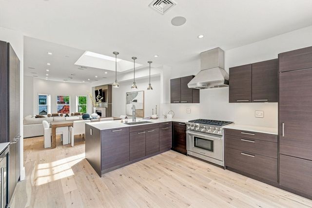 431 Marlborough St PH, Boston, MA 02115