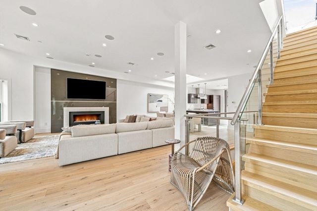 431 Marlborough St PH, Boston, MA 02115