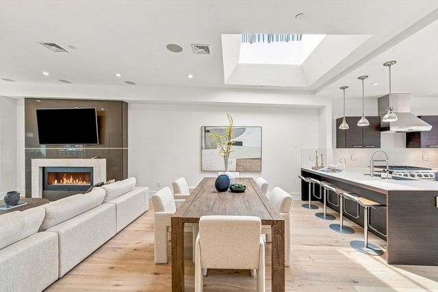 431 Marlborough St PH, Boston, MA 02115