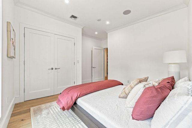 431 Marlborough St PH, Boston, MA 02115