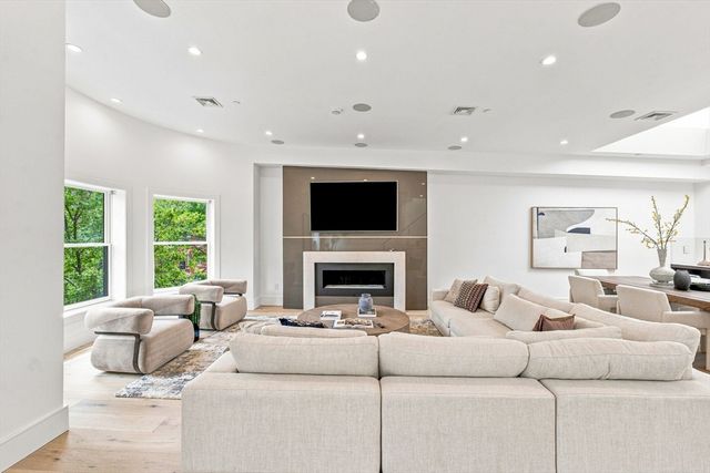 431 Marlborough St PH, Boston, MA 02115