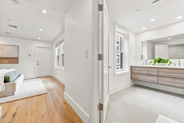 431 Marlborough St PH, Boston, MA 02115