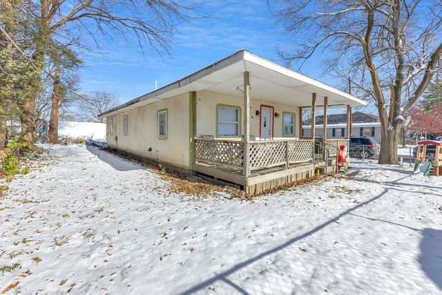 1701 Pine Street, St Joseph, MO 64504