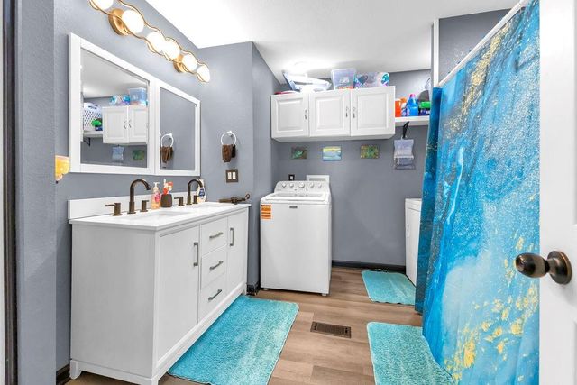 1701 Pine Street, St Joseph, MO 64504