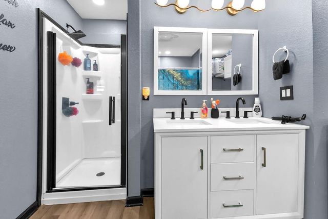 1701 Pine Street, St Joseph, MO 64504