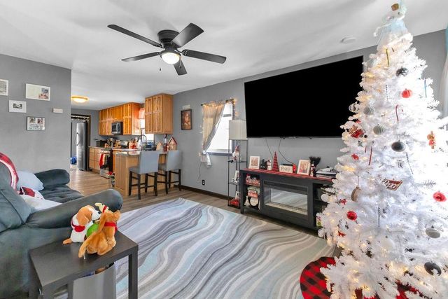 1701 Pine Street, St Joseph, MO 64504