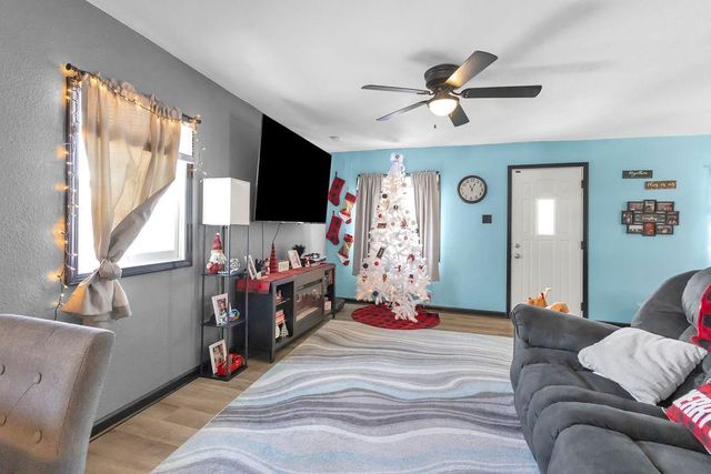 1701 Pine Street, St Joseph, MO 64504