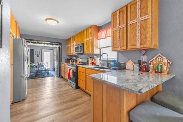 1701 Pine Street, St Joseph, MO 64504