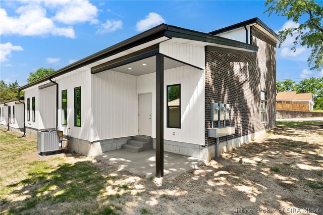 1622 Scott Street, Jeffersonville, IN 47130