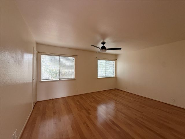 1629 S Kirkwood Road 202, Houston, TX 77077