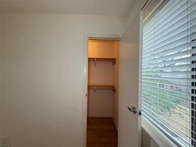 1629 S Kirkwood Road 202, Houston, TX 77077