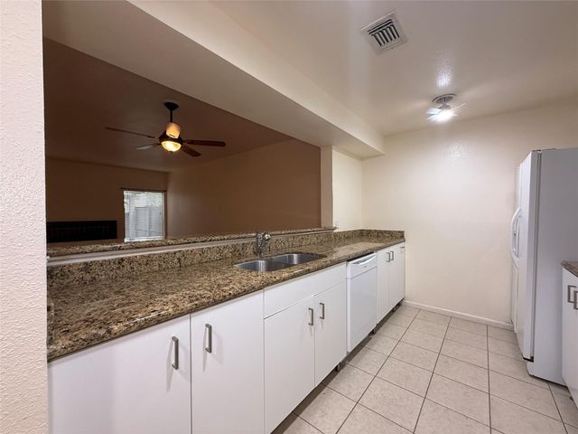 1629 S Kirkwood Road 202, Houston, TX 77077