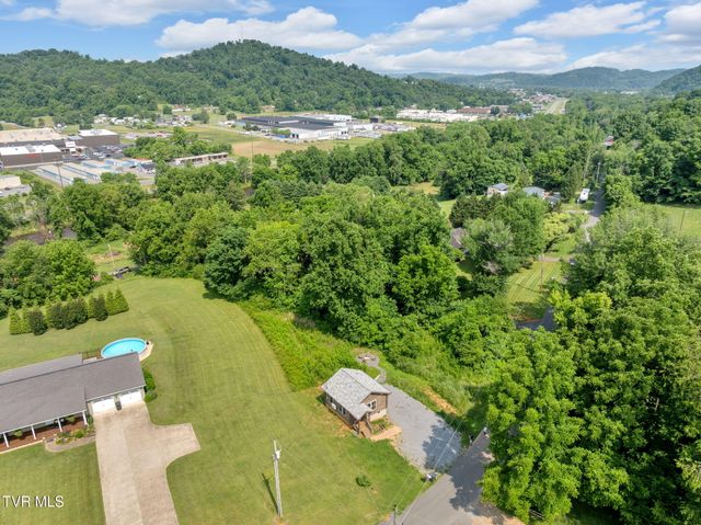 1230 Riverview Drive, Elizabethton, TN 37643