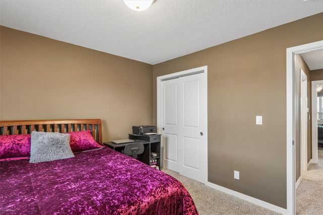 902 E Iowa Avenue, Indianola, IA 50125
