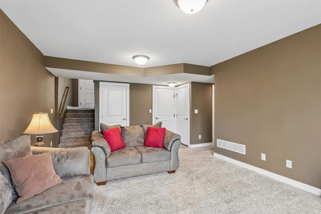 902 E Iowa Avenue, Indianola, IA 50125