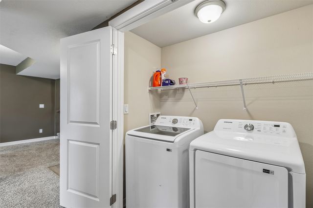 902 E Iowa Avenue, Indianola, IA 50125