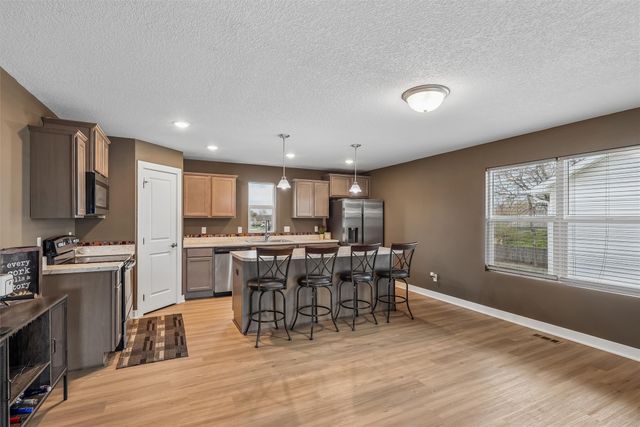 902 E Iowa Avenue, Indianola, IA 50125