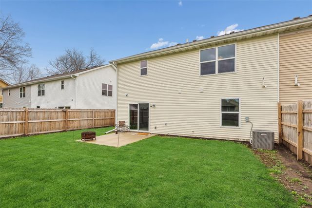 902 E Iowa Avenue, Indianola, IA 50125
