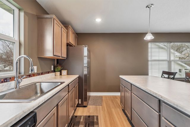 902 E Iowa Avenue, Indianola, IA 50125