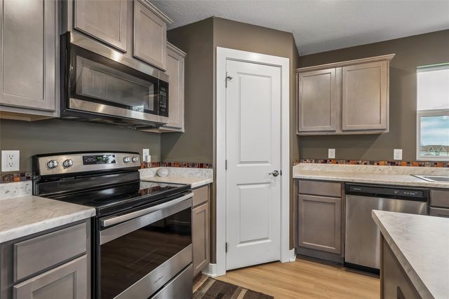 902 E Iowa Avenue, Indianola, IA 50125