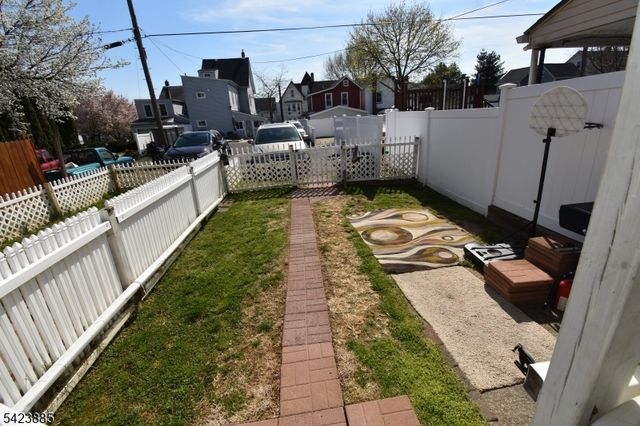 26 Lewis St, Phillipsburg Town, NJ 08865