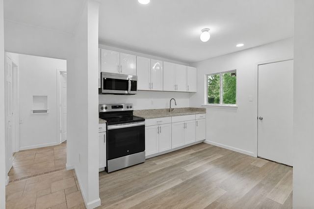 327 Randolph Street, Lone Star, TX 75668