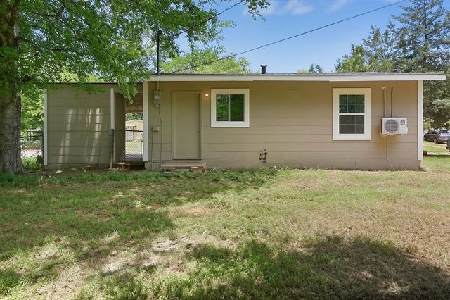 327 Randolph Street, Lone Star, TX 75668