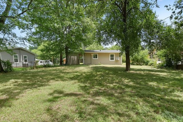 327 Randolph Street, Lone Star, TX 75668