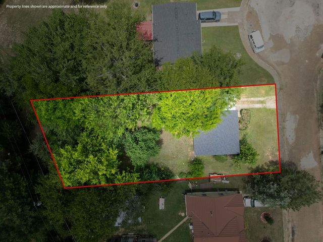 327 Randolph Street, Lone Star, TX 75668