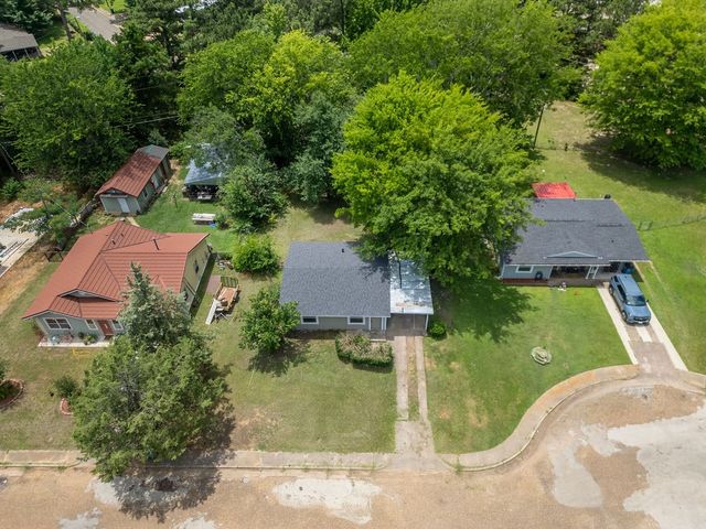 327 Randolph Street, Lone Star, TX 75668
