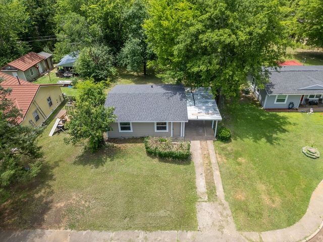 327 Randolph Street, Lone Star, TX 75668