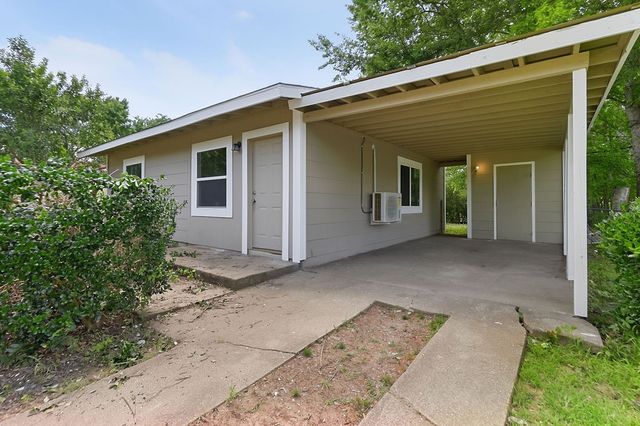 327 Randolph Street, Lone Star, TX 75668