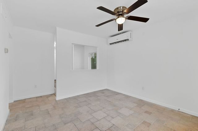 327 Randolph Street, Lone Star, TX 75668