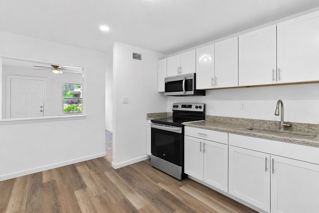 327 Randolph Street, Lone Star, TX 75668
