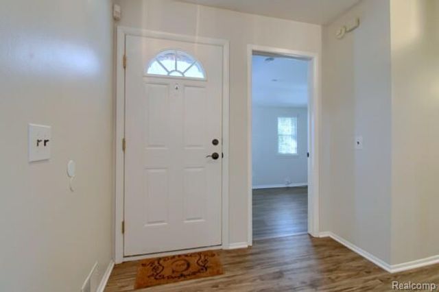 2906 Moon Lake Drive S, West Bloomfield Charter Township, MI 48323