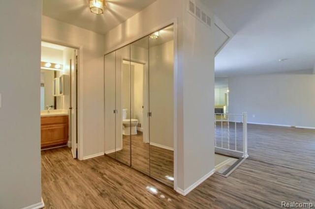 2906 Moon Lake Drive S, West Bloomfield Charter Township, MI 48323