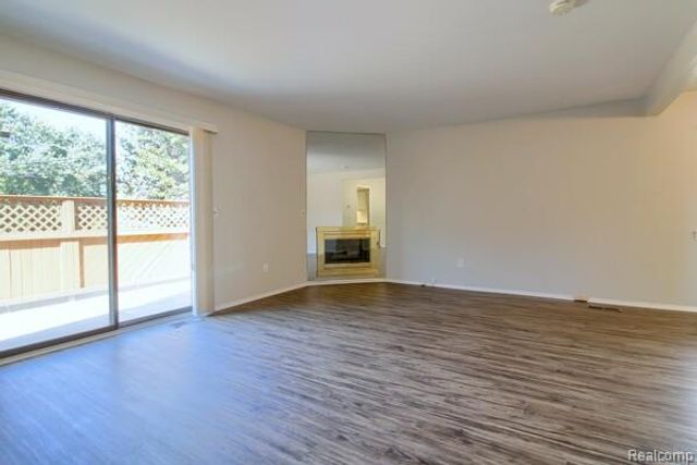 2906 Moon Lake Drive S, West Bloomfield Charter Township, MI 48323