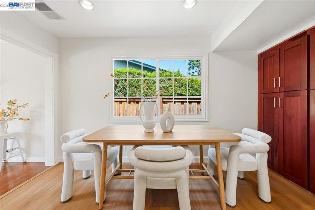 845 Cottonwood Dr, Cupertino, CA 95014