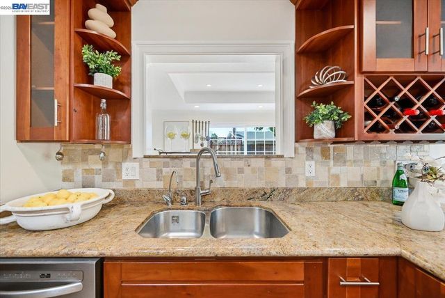 845 Cottonwood Dr, Cupertino, CA 95014