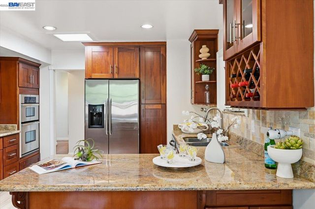 845 Cottonwood Dr, Cupertino, CA 95014