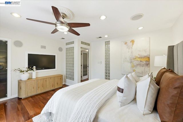 845 Cottonwood Dr, Cupertino, CA 95014